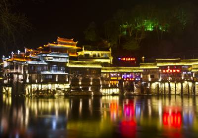 夜游鳳凰古城，感受別樣的古城美